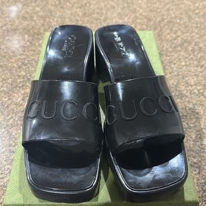 Gucci Women’s Rubber Slide